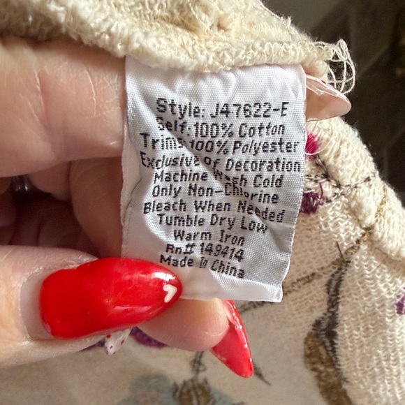 Johnny Was Ivory Zip Up Hooded Sweatshirt with Embroidered Floral design XS - Picture 11 of 11